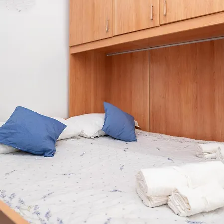 Centro Citta - Stazione Ferroviaria Brignole Апартаменты *