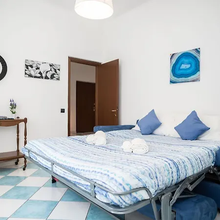 Centro Citta - Stazione Ferroviaria Brignole Генуя