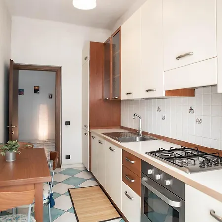 Centro Citta - Stazione Ferroviaria Brignole Apartamento *