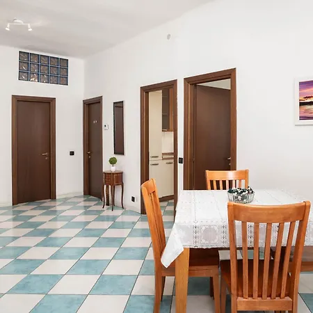 Centro Citta - Stazione Ferroviaria Brignole Apartment