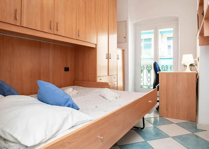 Centro Citta - Stazione Ferroviaria Brignole Janov